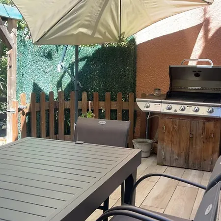 Petite Maison De آجد