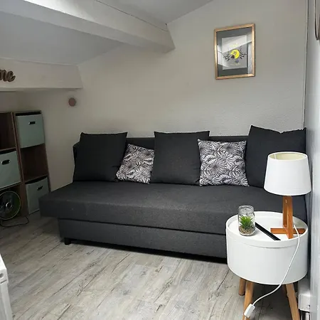 Petite Maison De آجد